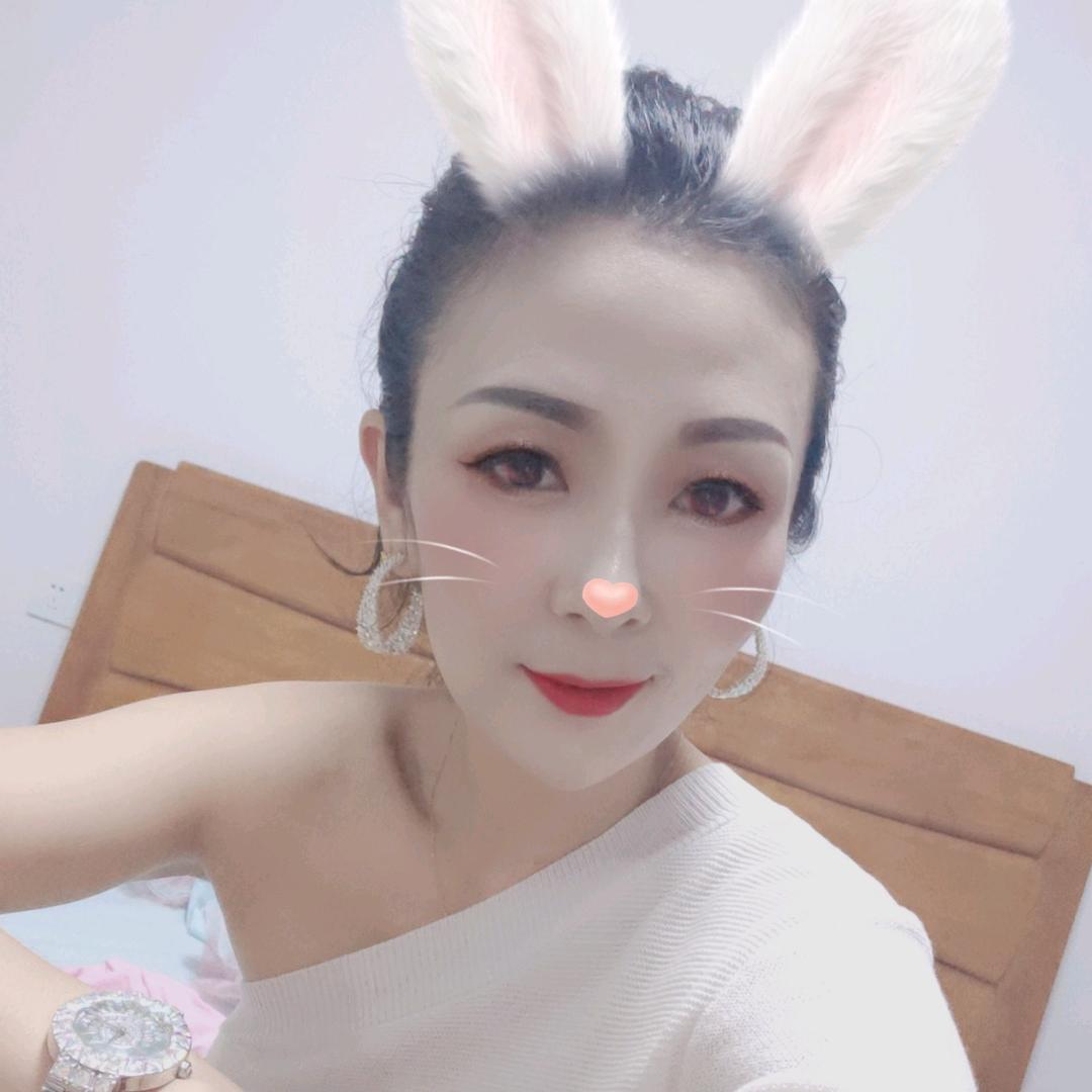 月宫里的小白兔