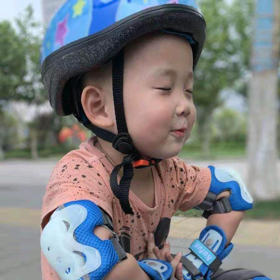 开着车溜都玩