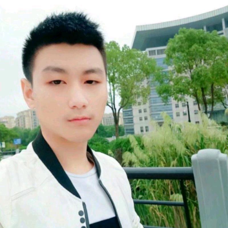 大哥的女人叫大嫂。