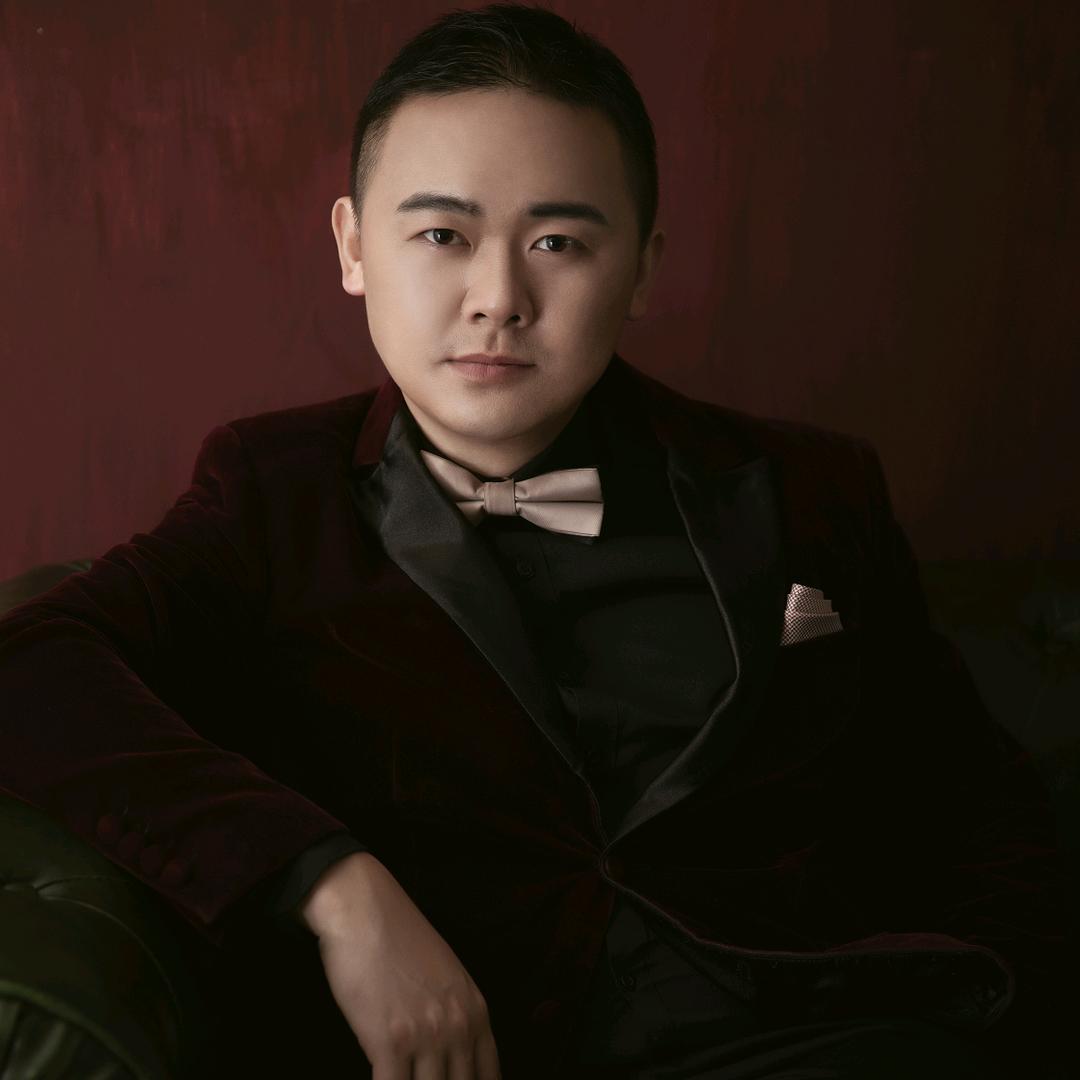 锋袖文化闫锋