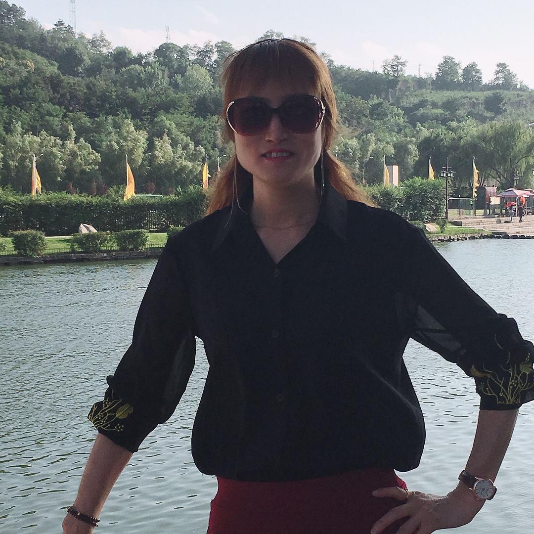 牵手歌厅优郁金香