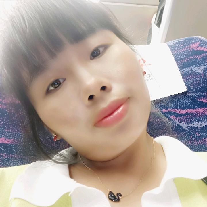 曾丽(*˘︶˘*).｡.:*♡