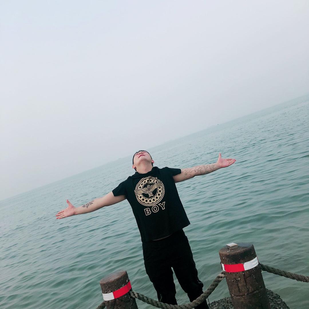 红晟通豪车租赁   智宇