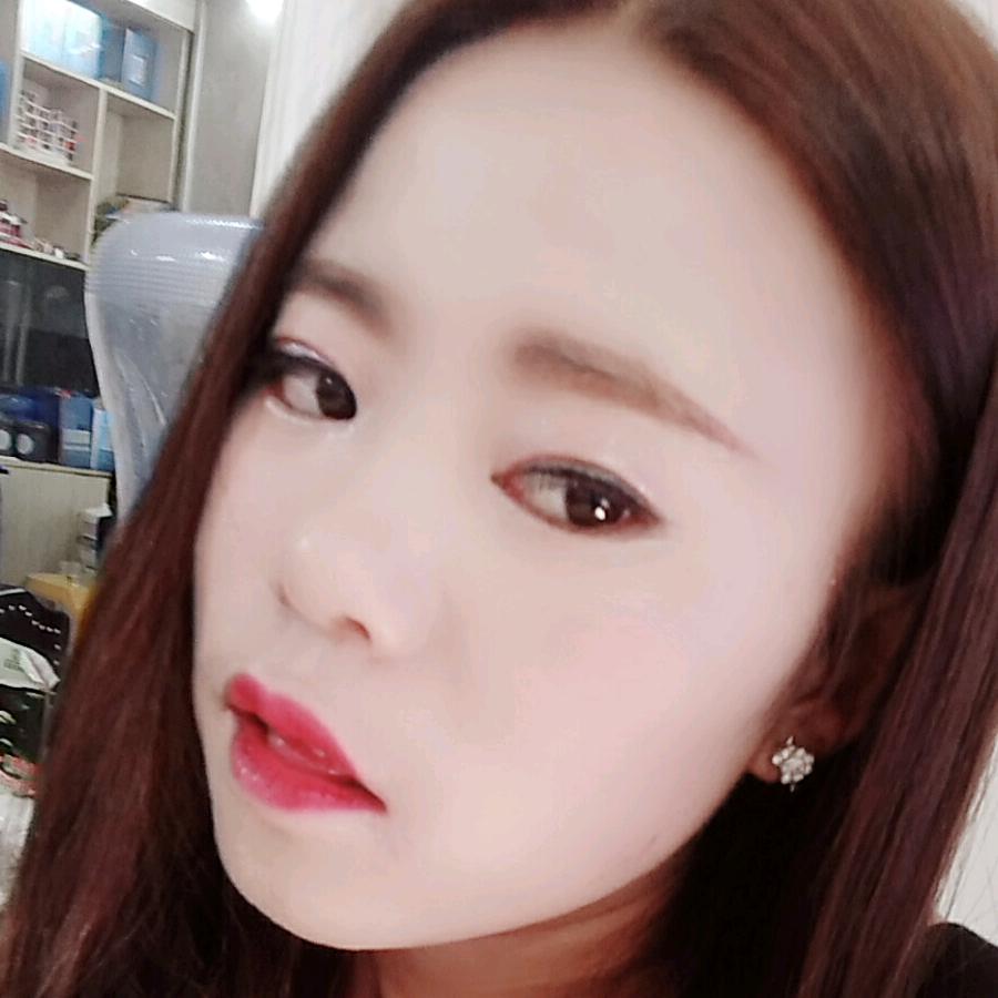 红尘三千丈。