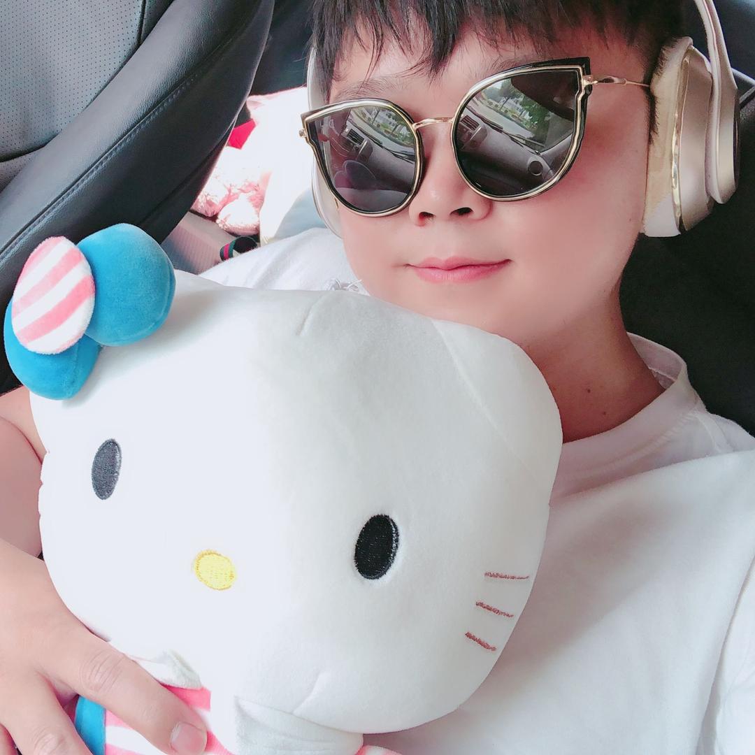 我叫陆康康，跟我念一遍！