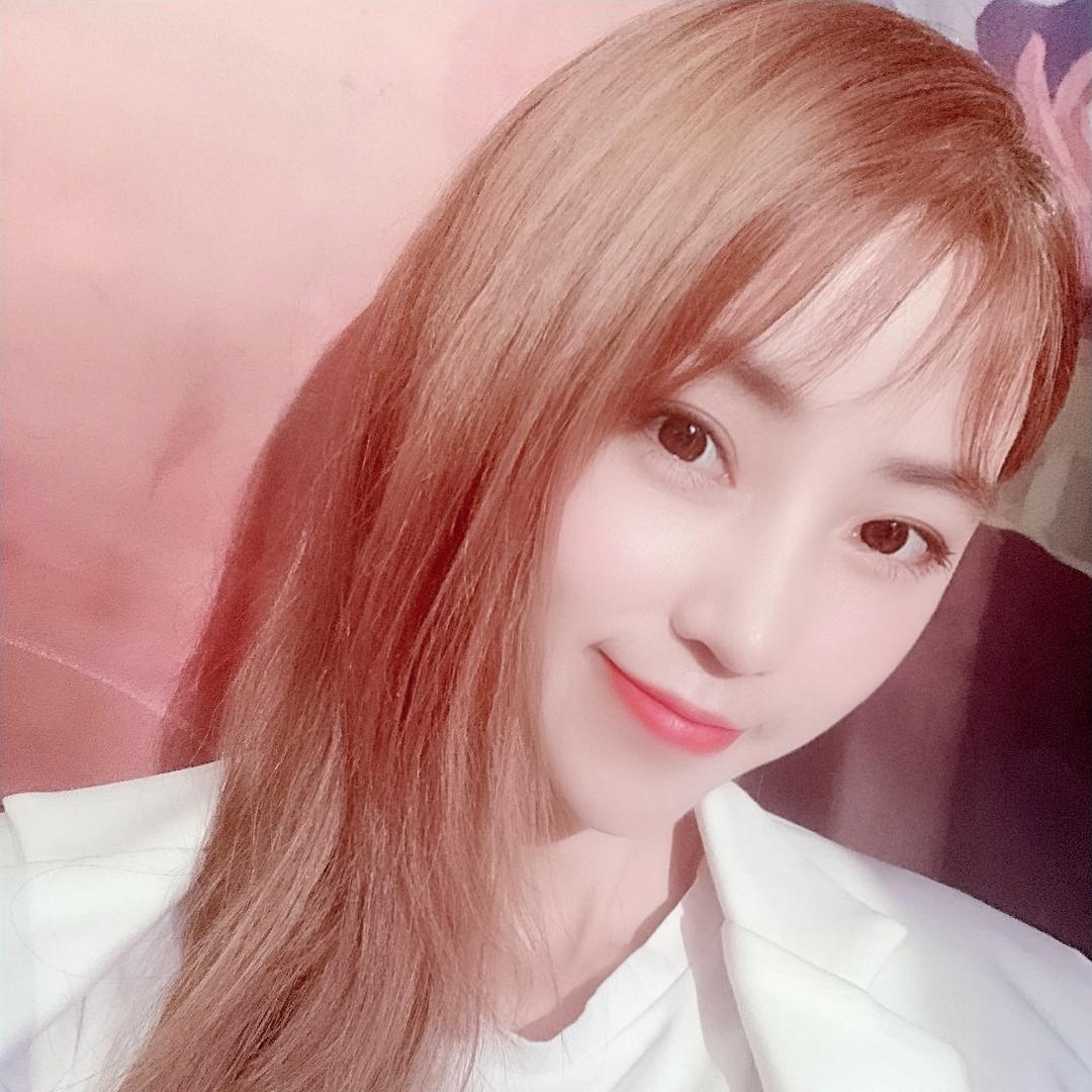彭芬韩国服装