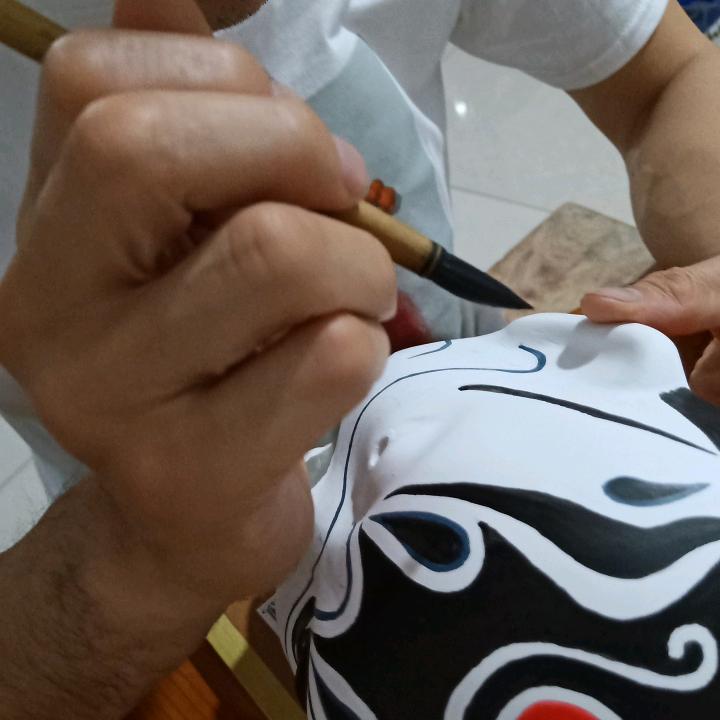 爱画脸谱的阳阳