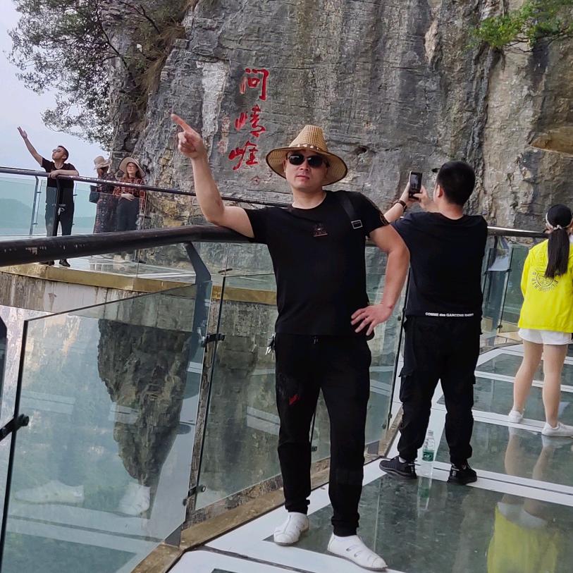 重庆坤哥装修团队欢迎你