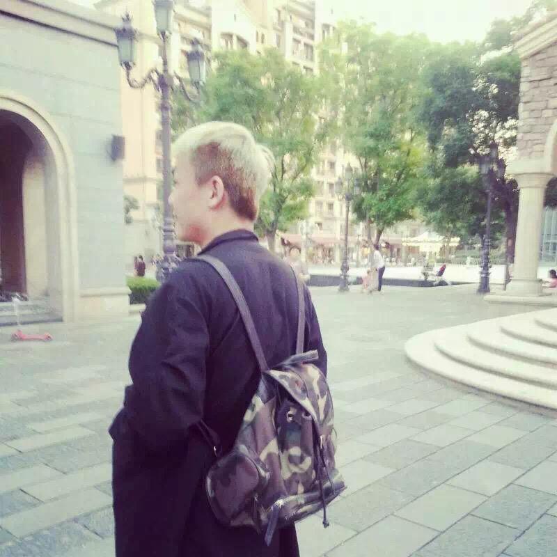 燕归人。