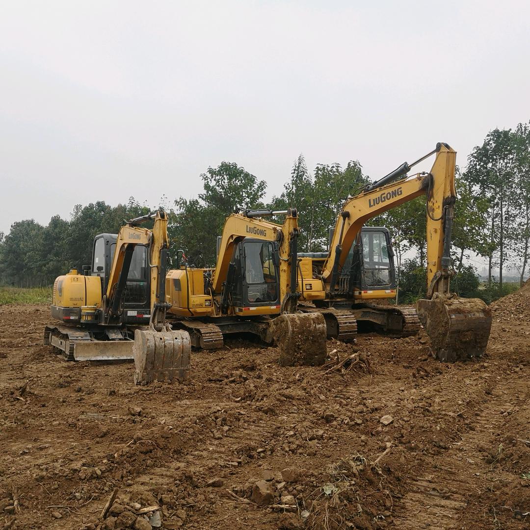 郭庆大小挖机出租