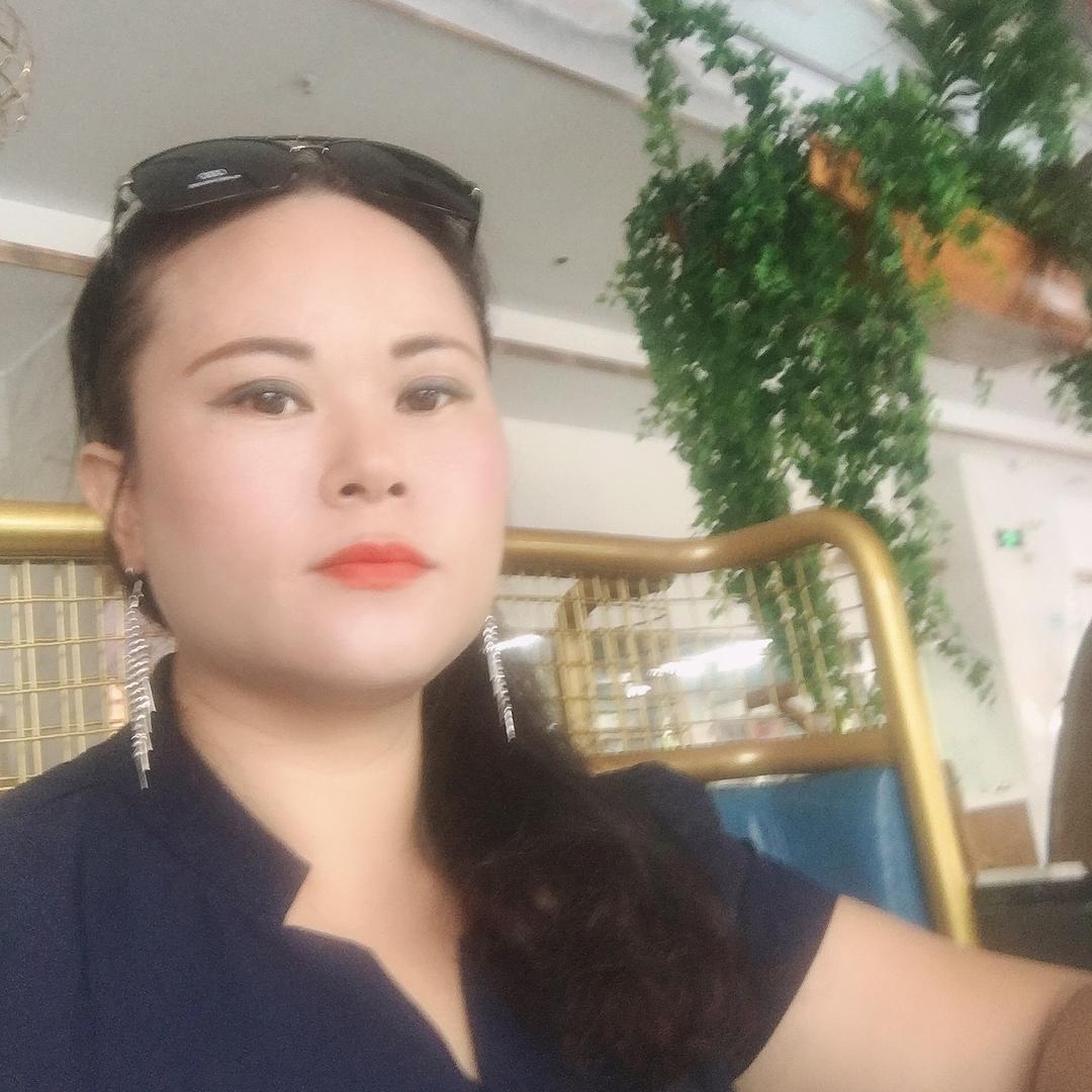 东莞市鸿梅服饰有限公司