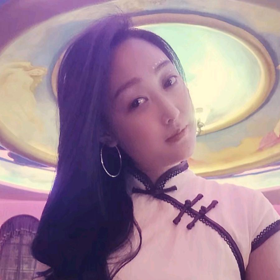 🌸🐷🐷🐷
