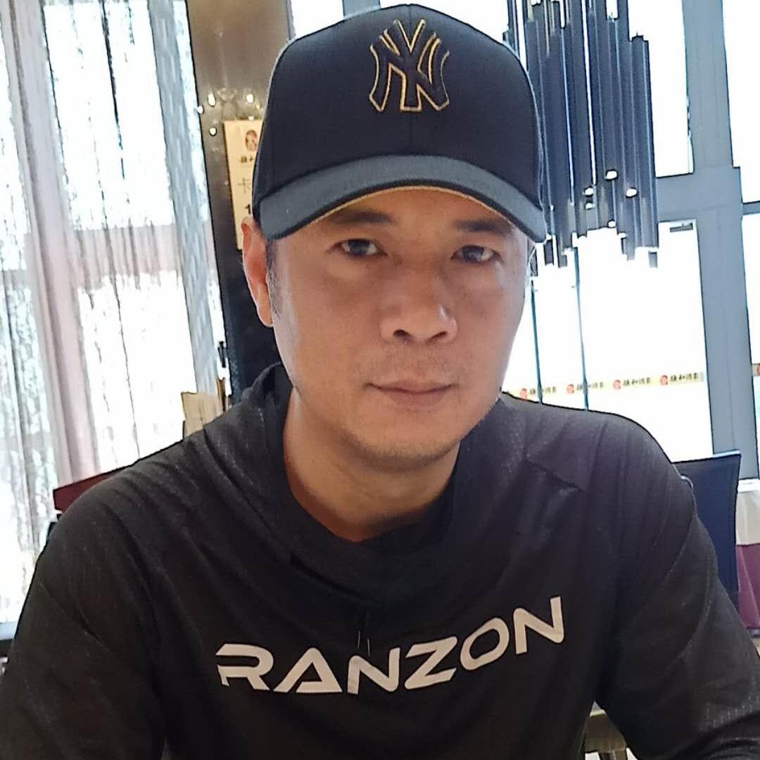 军 少