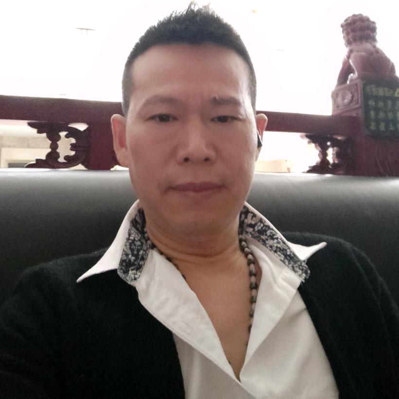 卓越雄鹰