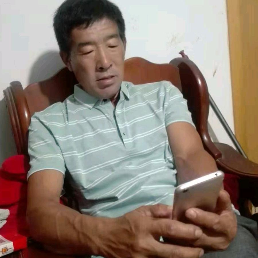 果树专家，灌云人，名字老姜