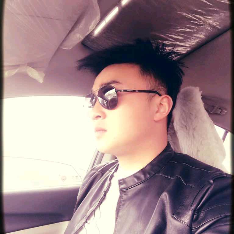 《峰哥》兄弟汽车美容维修中心！