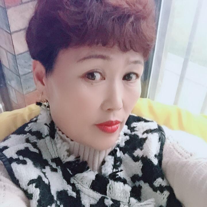 玉玲     晚上7点40直播
