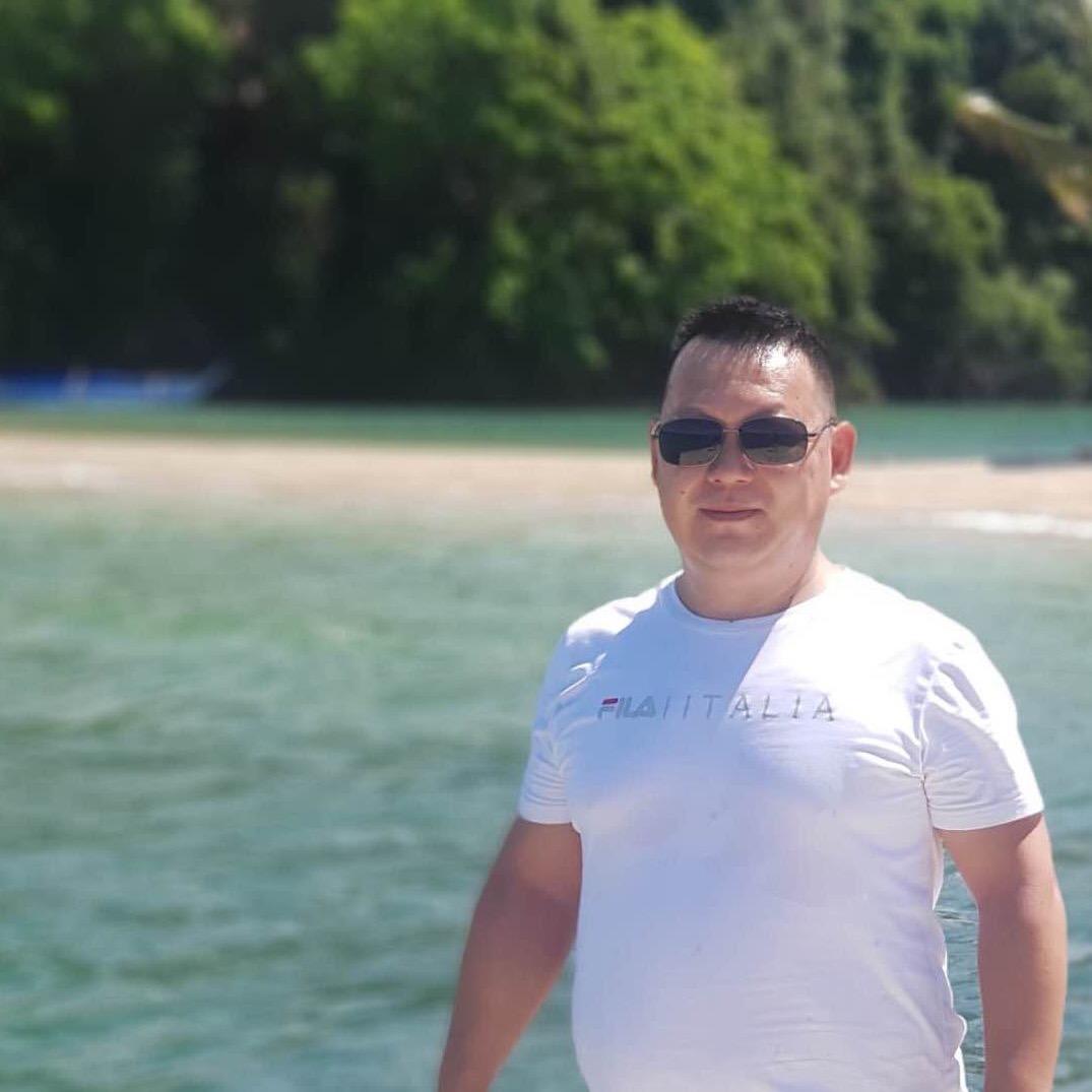 朴峰男
