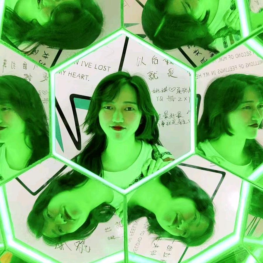 别回头，扭到脖子就不好了