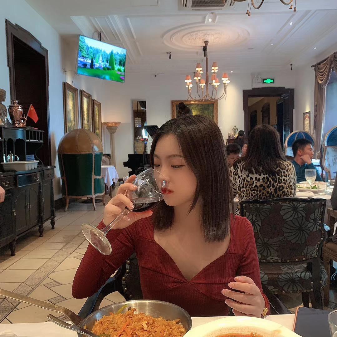 小妤.