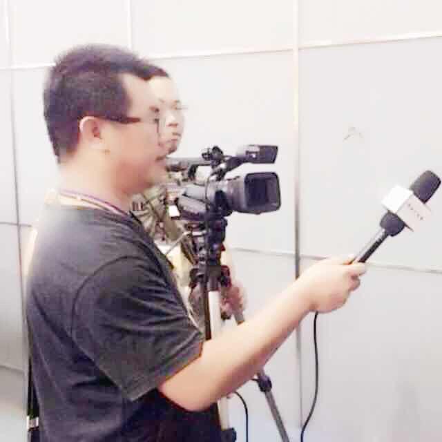 台前幕后