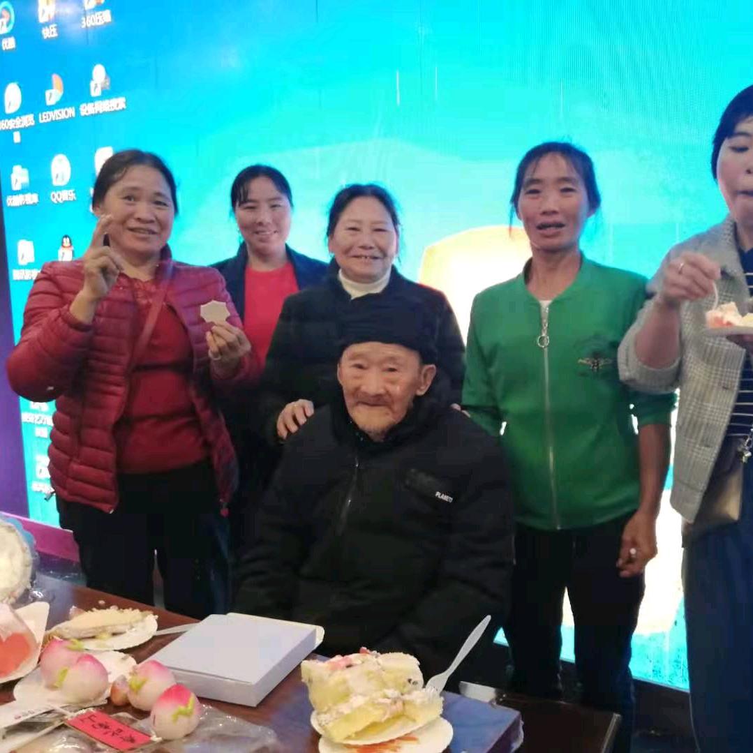 小仙女和她的奶奶