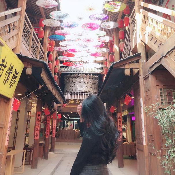 土家妹子丽丽