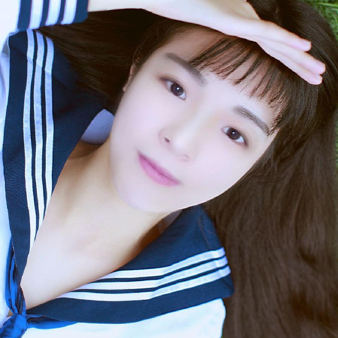 嘿，，那个女孩