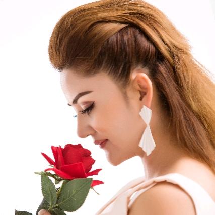 新疆纳兹帕日商贸有限公司