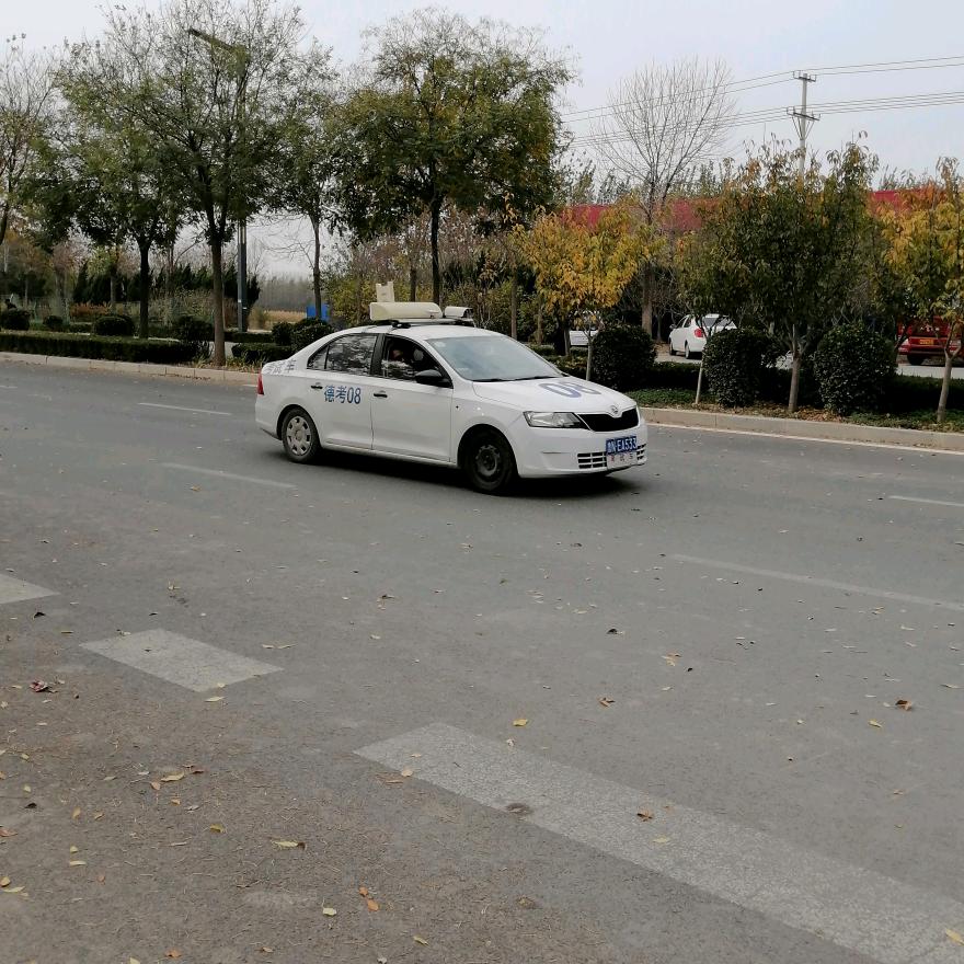 热心雷锋哥驾驶人培训基地