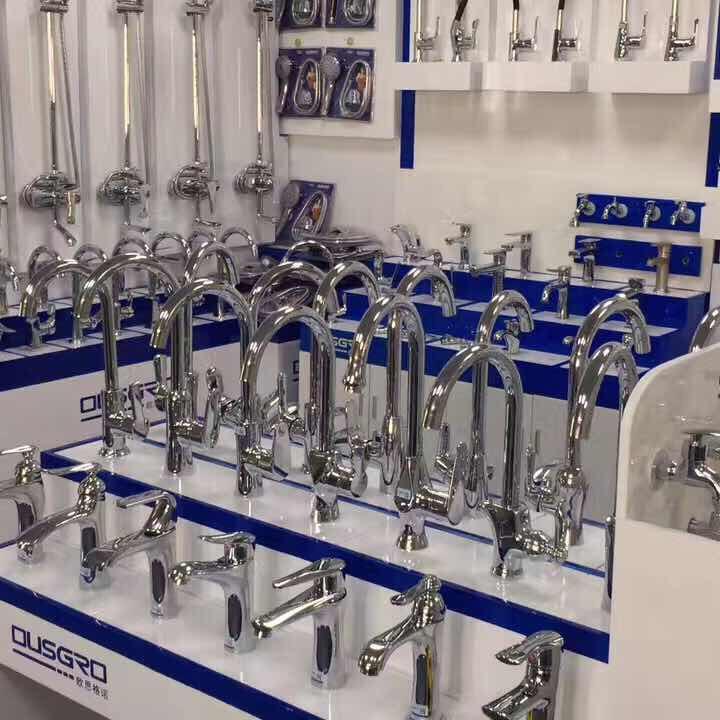大连洁具卫浴批发.陈男