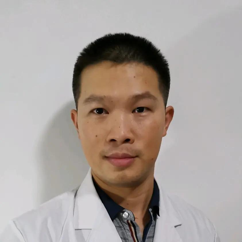 皮肤科医生谭颖