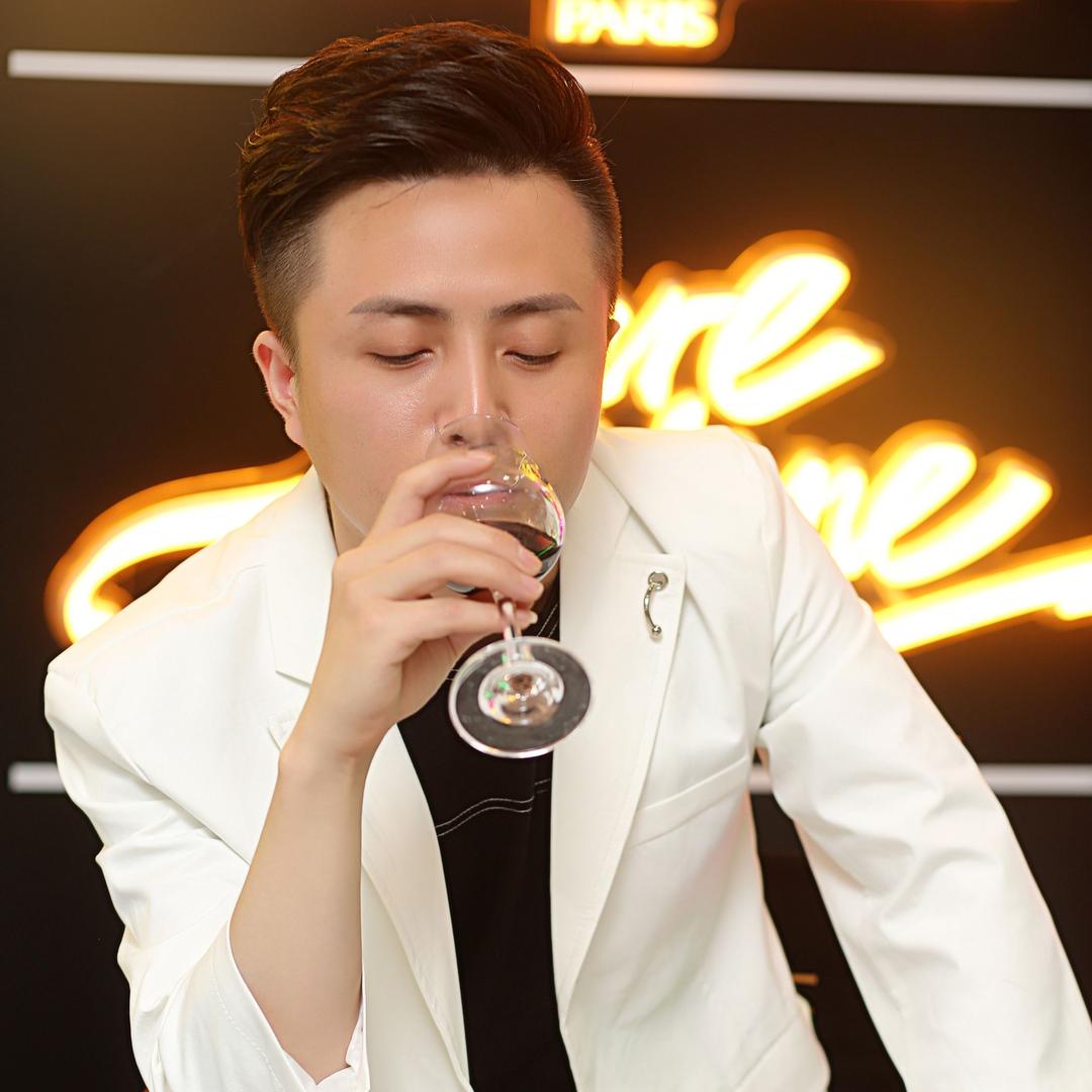 延安减龄发型白明