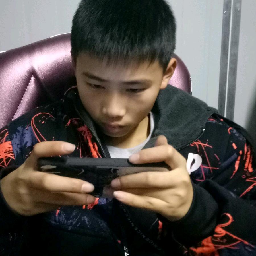 1094916338飞哥30岁