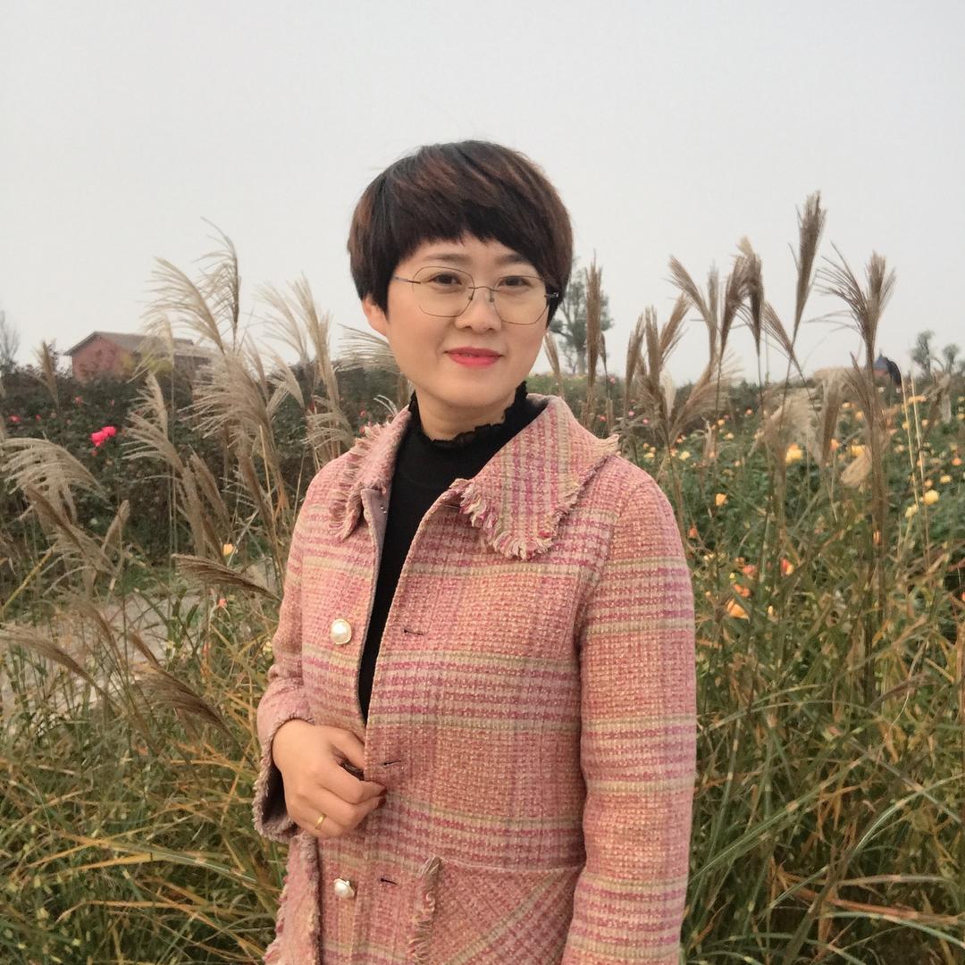 万荣步行街未来先见女装