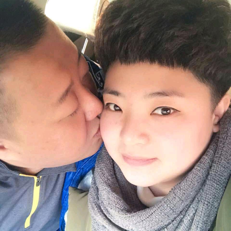 蹲在街角看沧桑
