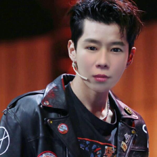 錦衣ೄ೨魏໊ོﻬ°