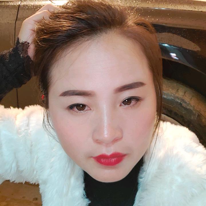 卖鸡鸭的女孩