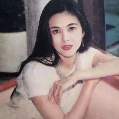 WW琼羽户外K歌，橱窗有好物