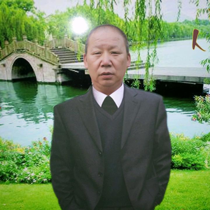 老靳
