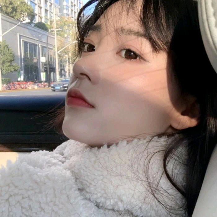 笑起来很甜