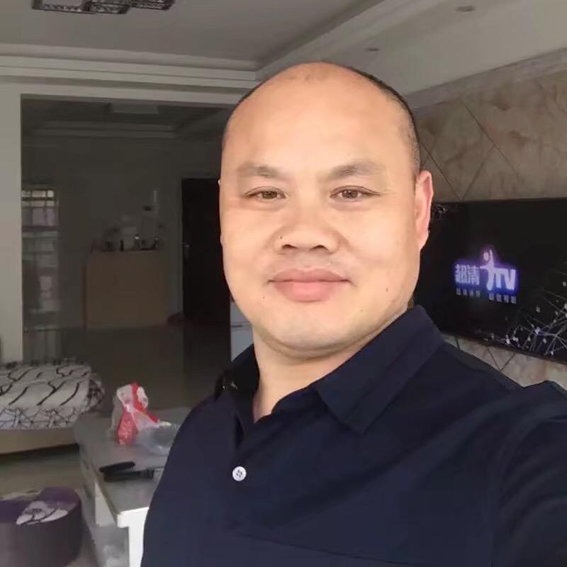《查日荣》