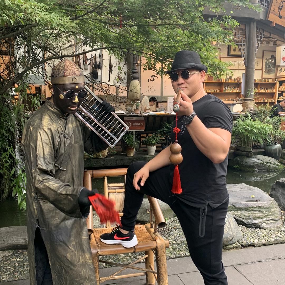 麒麟臂搂小蠻腰