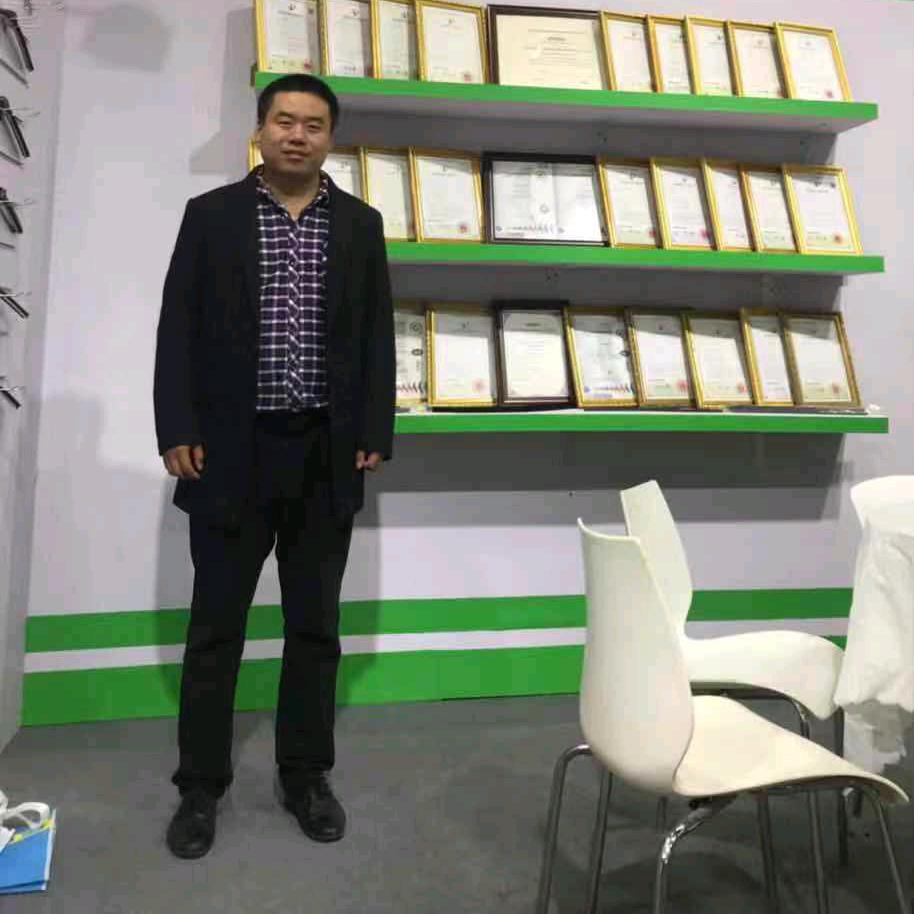 郑之宝汽车雨刷