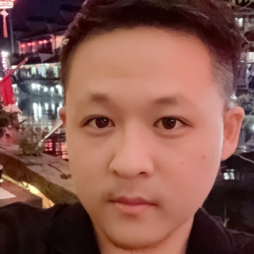 成老师不会唱歌