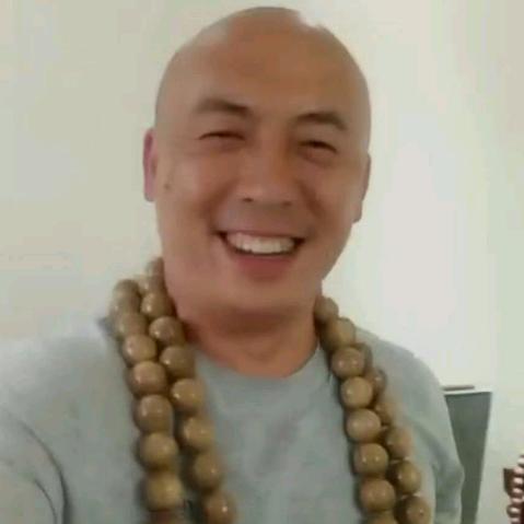 月半弯强哥
