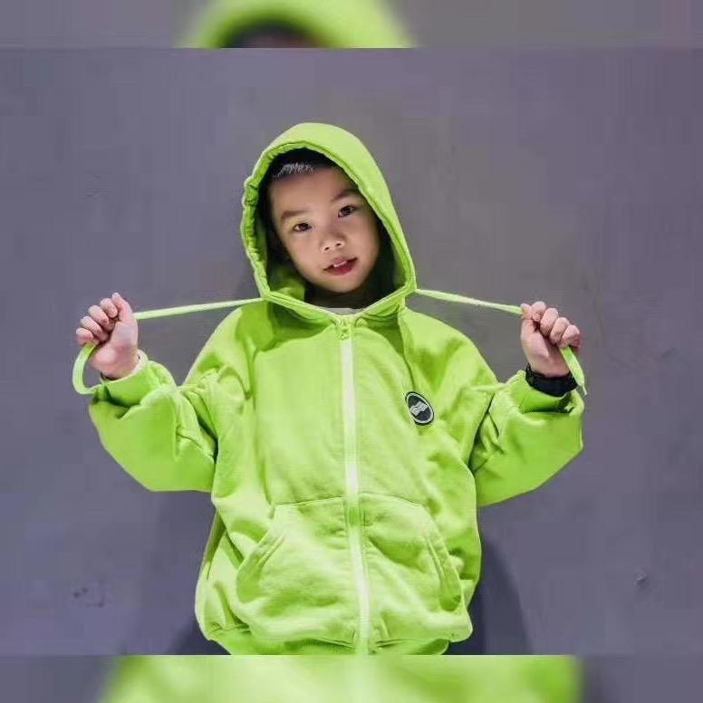 威霖小伙儿