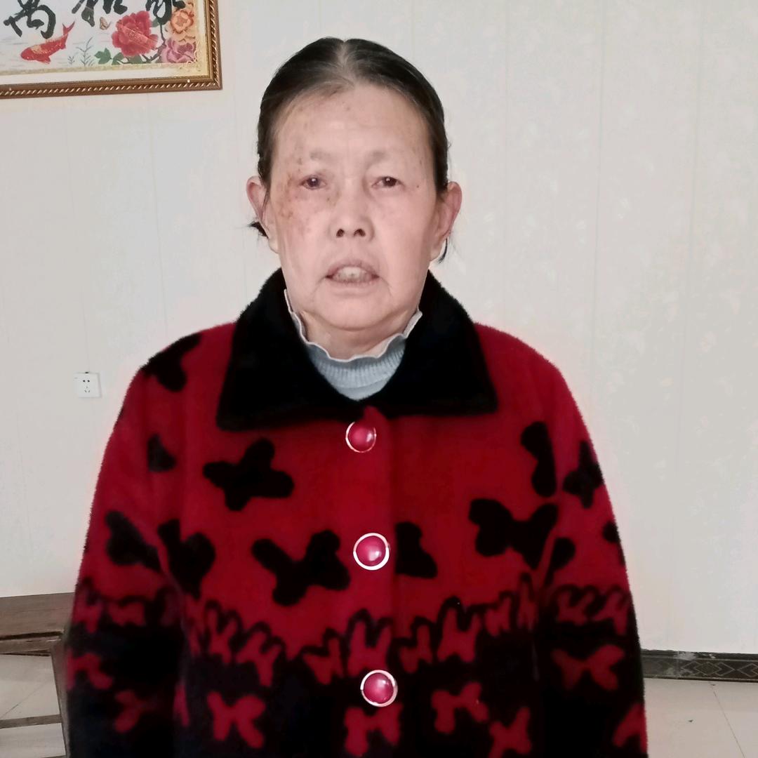 白戌英74的开心奶奶
