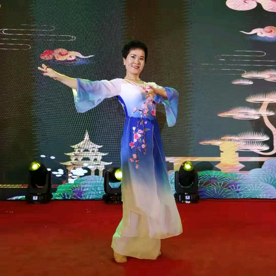 巧儿飞飞