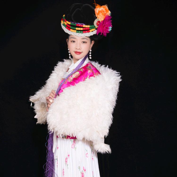 泸沽湖央青在加拿大🇨🇦